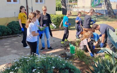 Male ruke za veliki trag